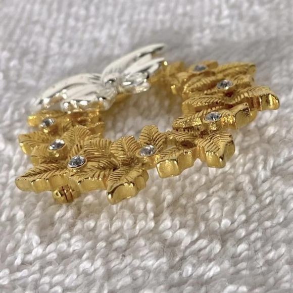 Vintage Gold Silver Tone Wreath With Jewels Pin Brooch - Picture 4 of 8